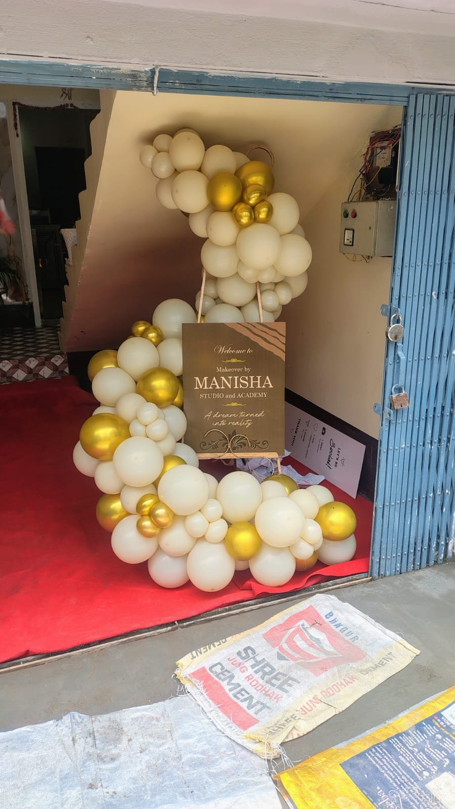 Welcome Stand